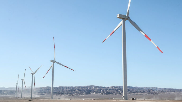 Potencial de la energía limpia y renovable en Perú: oportunidades en el contexto global