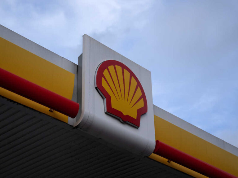 Shell rebaja su objetivo de reducción de emisiones para 2030 en una apuesta por la energía limpia
