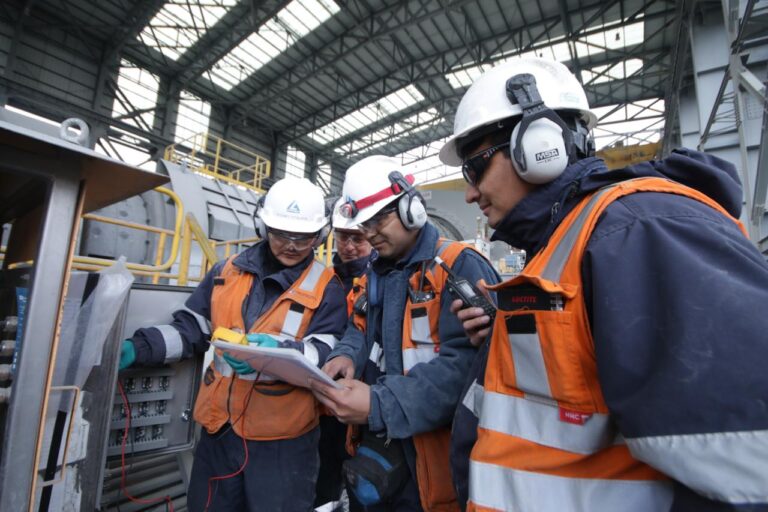 Empleo minero en Perú crece 10.2% en enero de 2026 y supera promedio de 2025